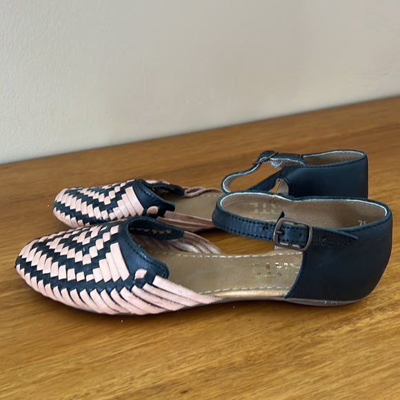 Woven Sandels - Picture 2 of 3